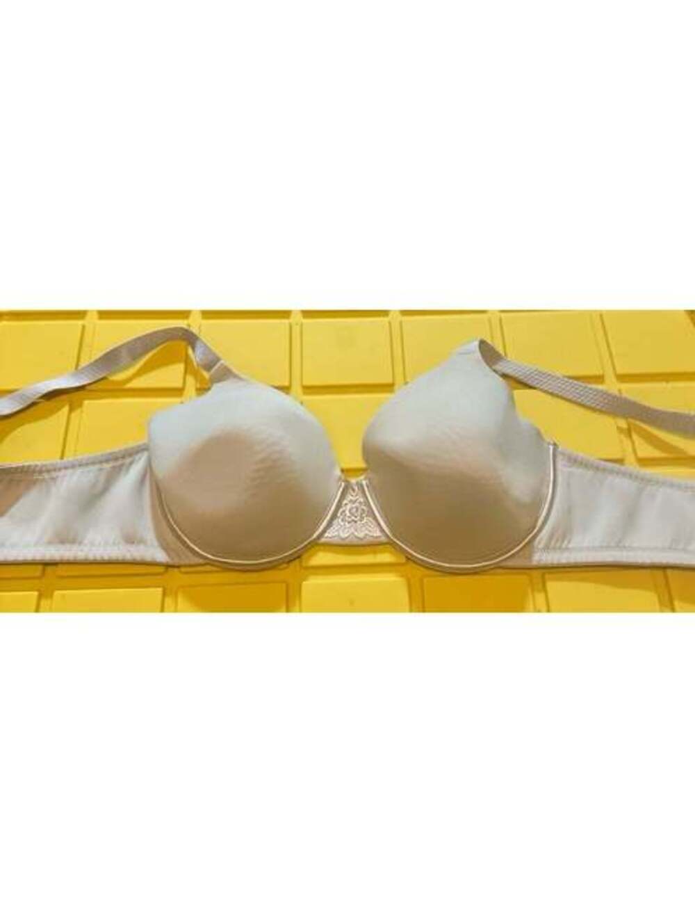 Vanity Fair Beige bra size 40 C